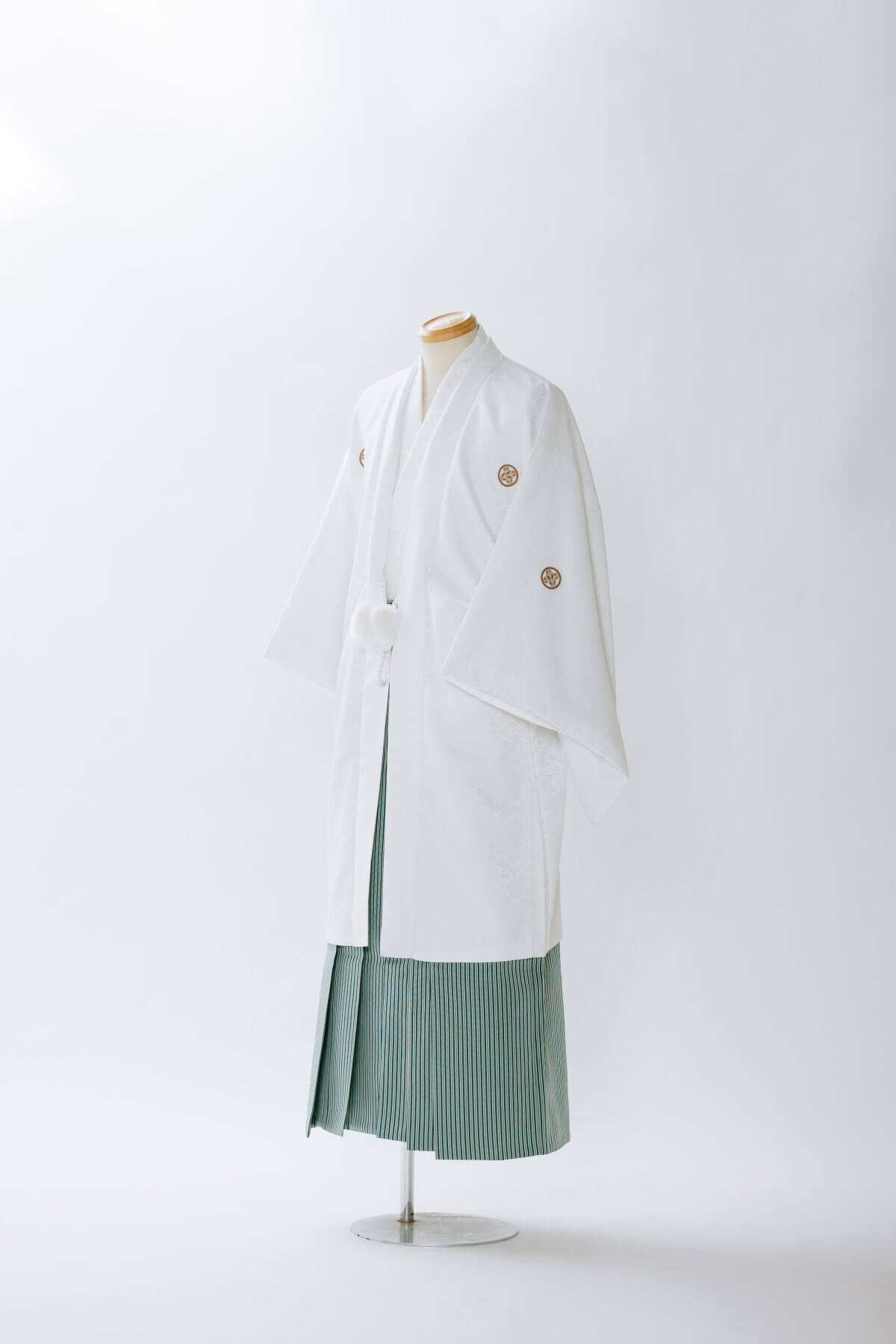 紋付袴(白)005 | 紋付袴・タキシードの格安レンタル | 鹿児島でフォトウェディング・前撮りならウェディングセレクト!フォトウェディング