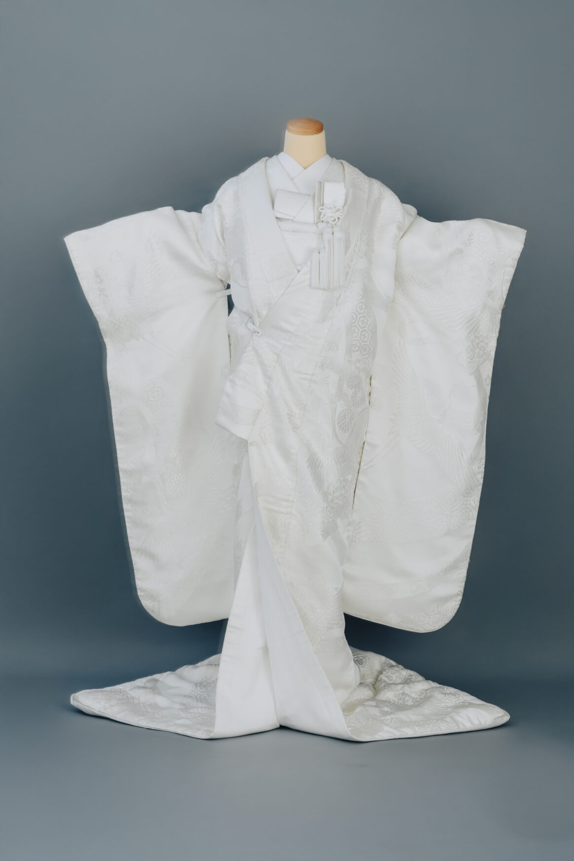 鶴に亀甲文026 | 色打掛・白無垢の格安レンタル | 福岡・九州で和装の