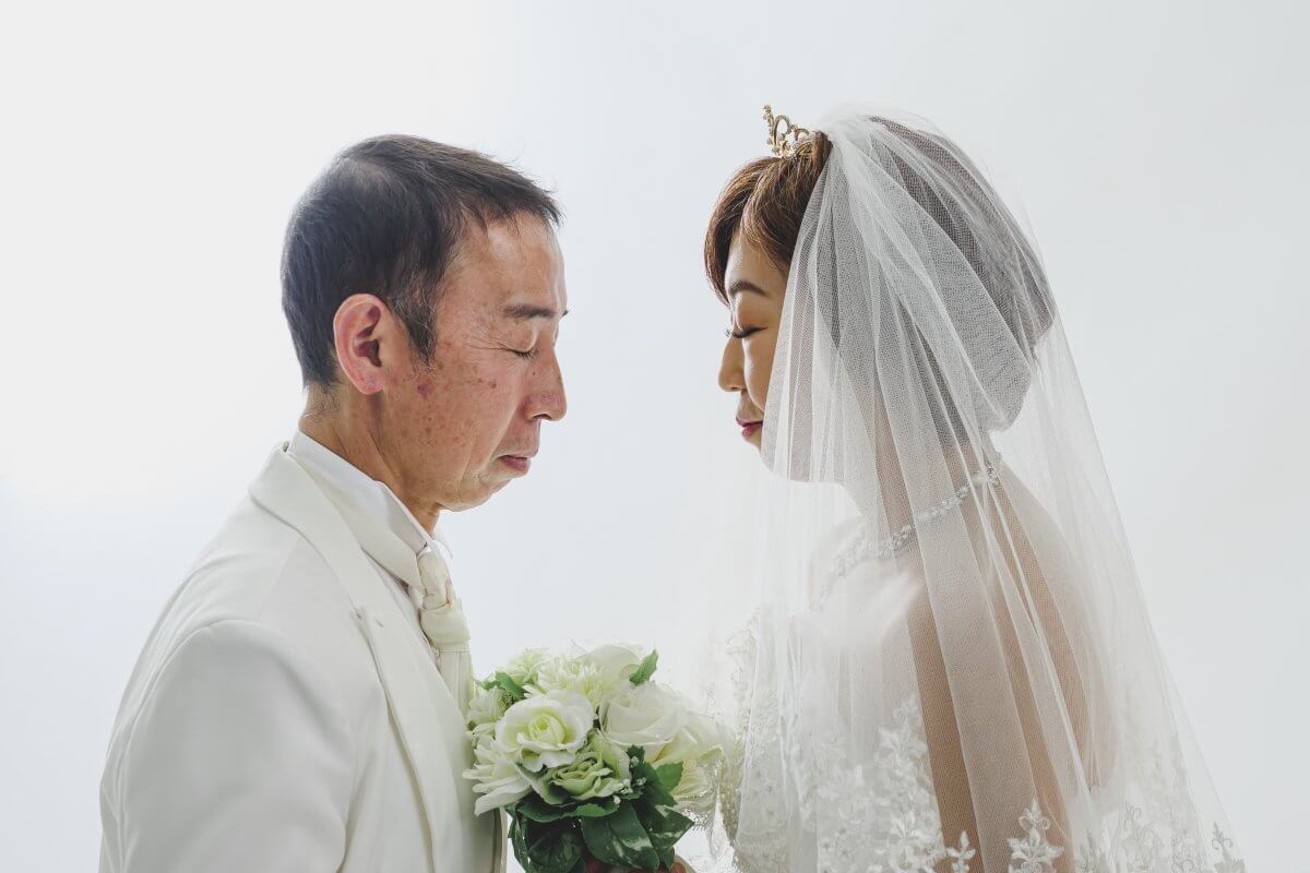 洋装スタジオフォト｜お客様レポート｜福岡・九州で和装の神社結婚式・和婚ならウェディングセレクト！和婚