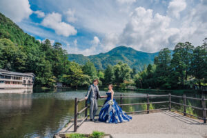 金鱗湖｜フォトウェディング・前撮りに人気のロケーションスポット｜福岡・九州でフォトウェディング・前撮りならウェディングセレクト！フォトウェディング